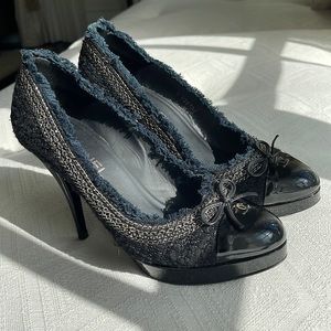 Chanel tweed and patent heels size 40